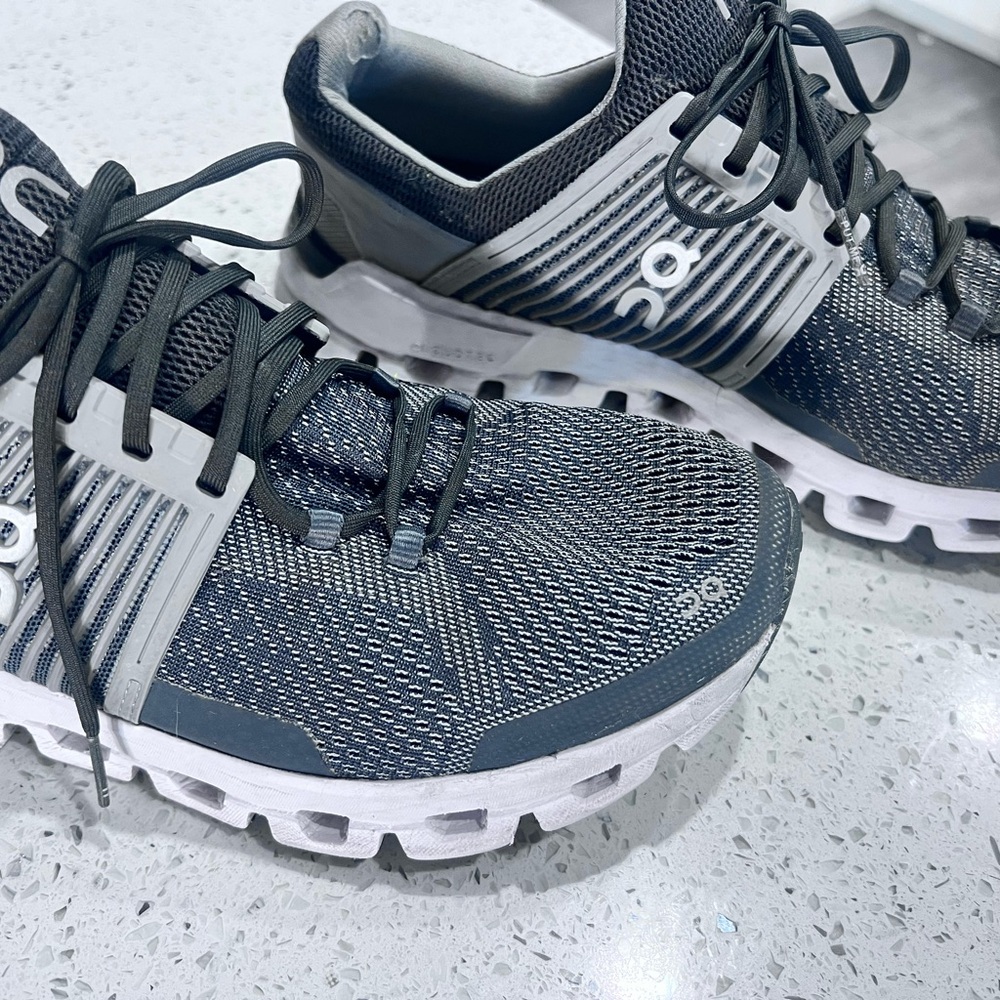 ON Running Gray Sneakers Mens Size 8.5 Grey Black - Picture 9 of 11